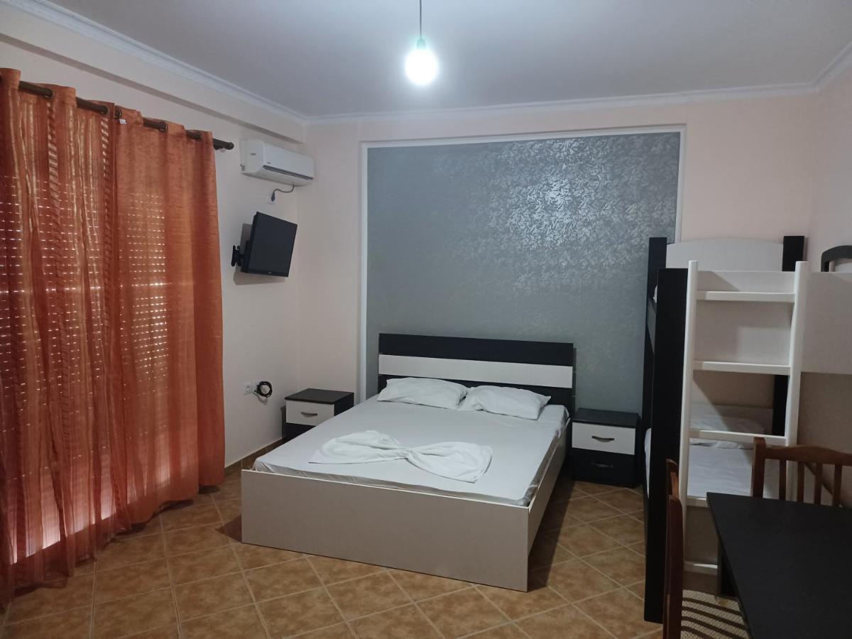 Ari Apartaments Vlore Exterior photo
