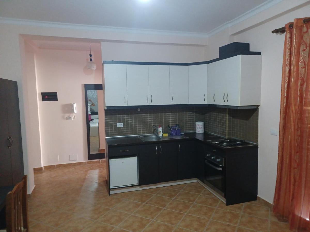 Ari Apartaments Vlore Exterior photo