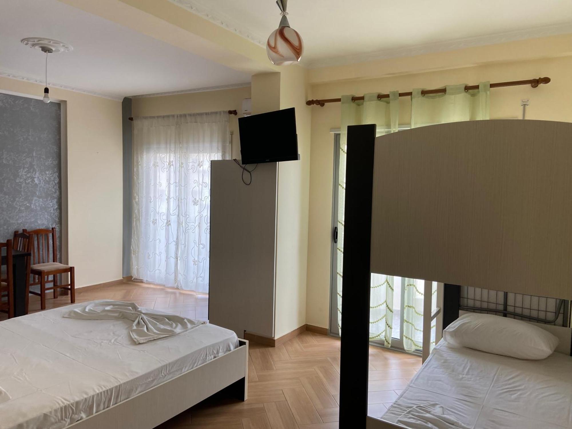 Ari Apartaments Vlore Exterior photo